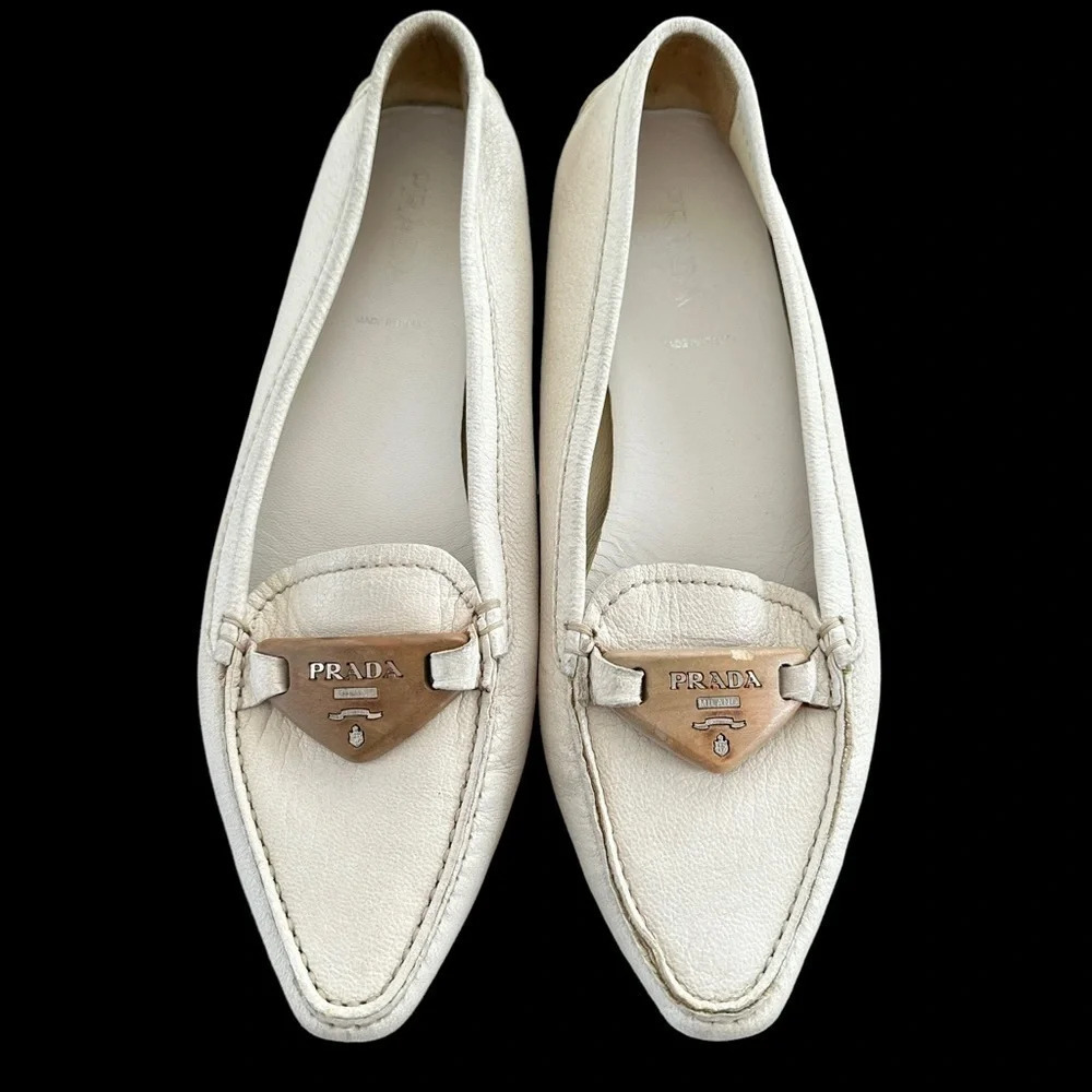 Prada Milan Italy Women’s 39‎ Cream Leather driving Shoes Loafers Logo Designer